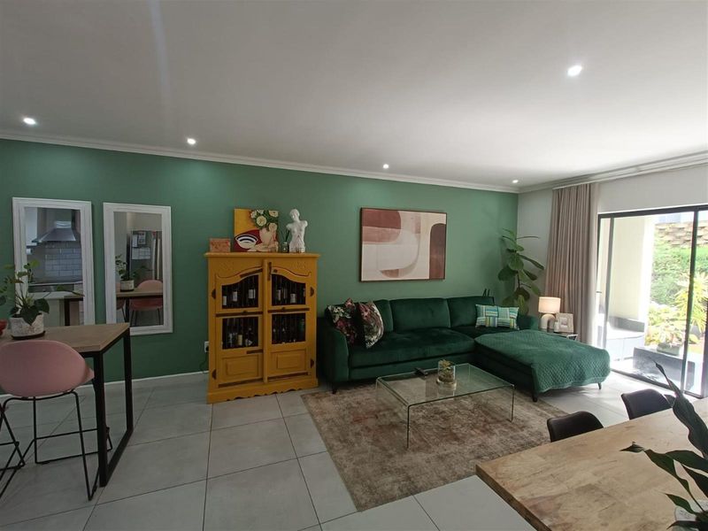 Stylish and Comfortable Garden Apartment in Emberton Estate - Photo 8