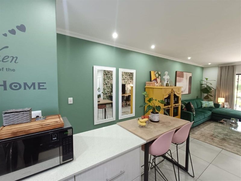 Stylish and Comfortable Garden Apartment in Emberton Estate - Photo 5