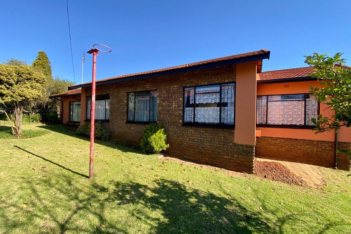 House For Sale in Kanonkop, Middelburg - Photo 5