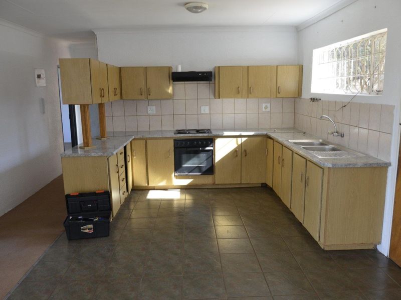 House For Sale in Deneysville - Photo 2