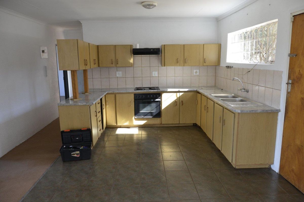 House For Sale in Deneysville - Photo 2