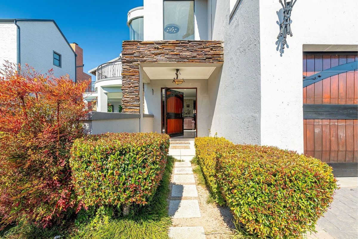 House For Sale in Waterfall Country Village, Midrand - Photo 4