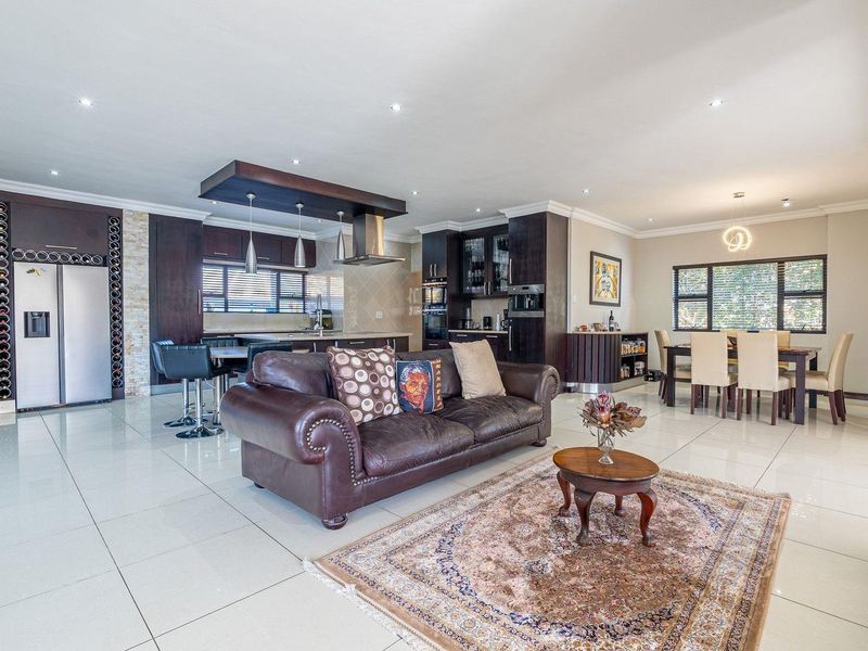 House For Sale in Waterfall Country Village, Midrand - Photo 9