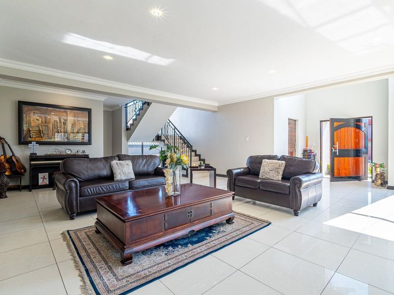 House For Sale in Waterfall Country Village, Midrand - Photo 8