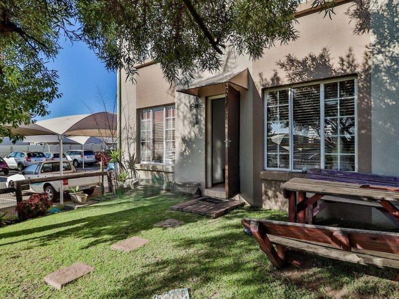 Townhouse for sale in Brentwood Park - Photo 1