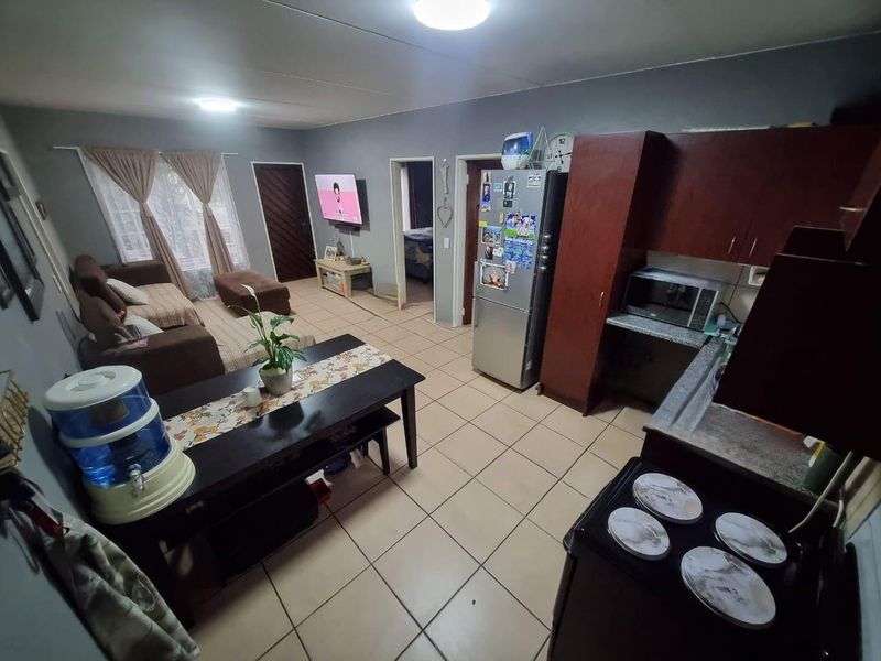 Townhouse for sale in Brentwood Park - Photo 3