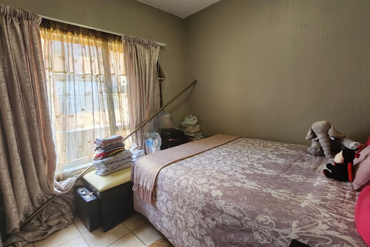 Spacious 2-Bed, 2-Bath Apartment in Randpark Ridg - Photo 3