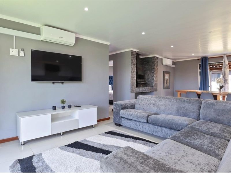 Beautiful Home with Countryside Views, West Coast Living. - Photo 5