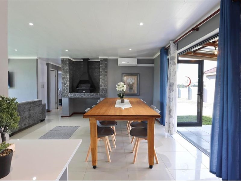 Beautiful Home with Countryside Views, West Coast Living. - Photo 6