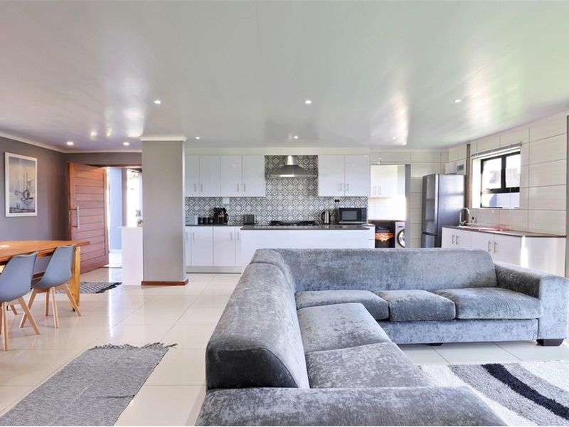 Beautiful Home with Countryside Views, West Coast Living. - Photo 4