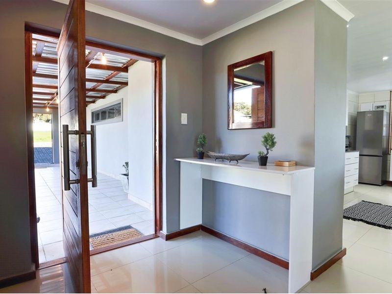 Beautiful Home with Countryside Views, West Coast Living. - Photo 3