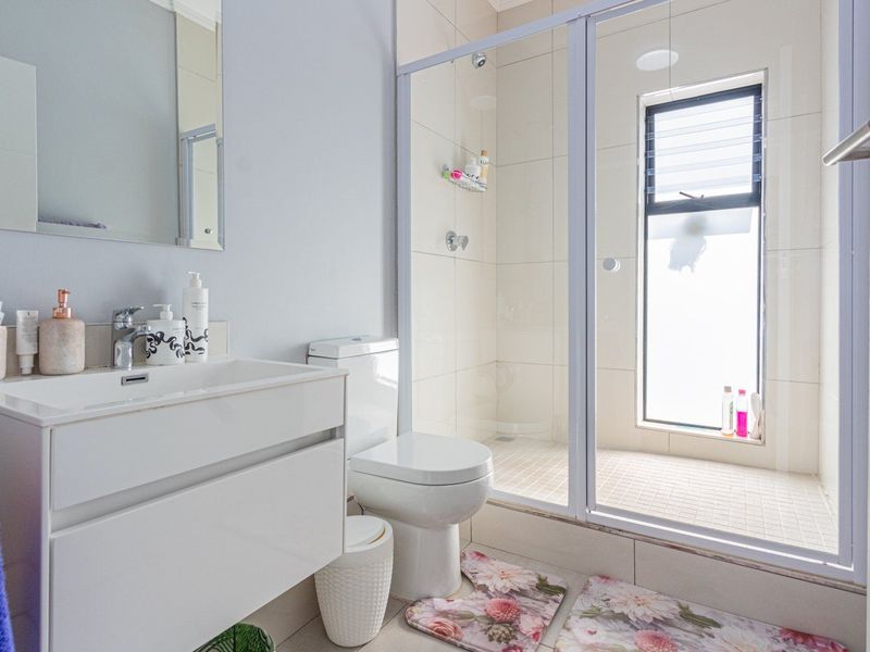 MODERN FAMILY LIVING IN THE HEART OF COTSWOLD FENNS - Photo 10