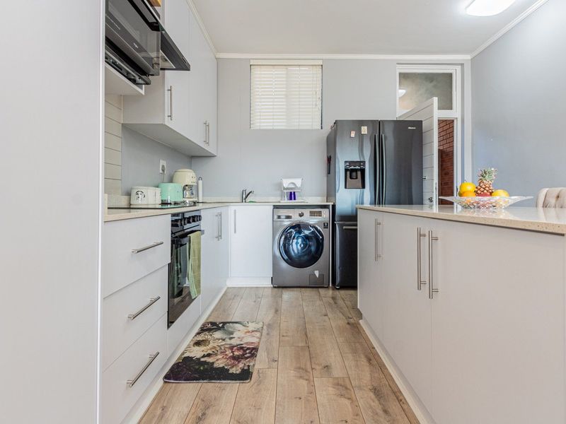 MODERN FAMILY LIVING IN THE HEART OF COTSWOLD FENNS - Photo 2