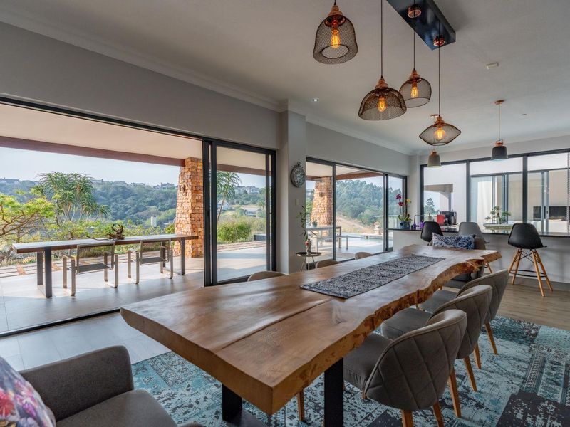 Luxurious North Facing Home - Photo 5