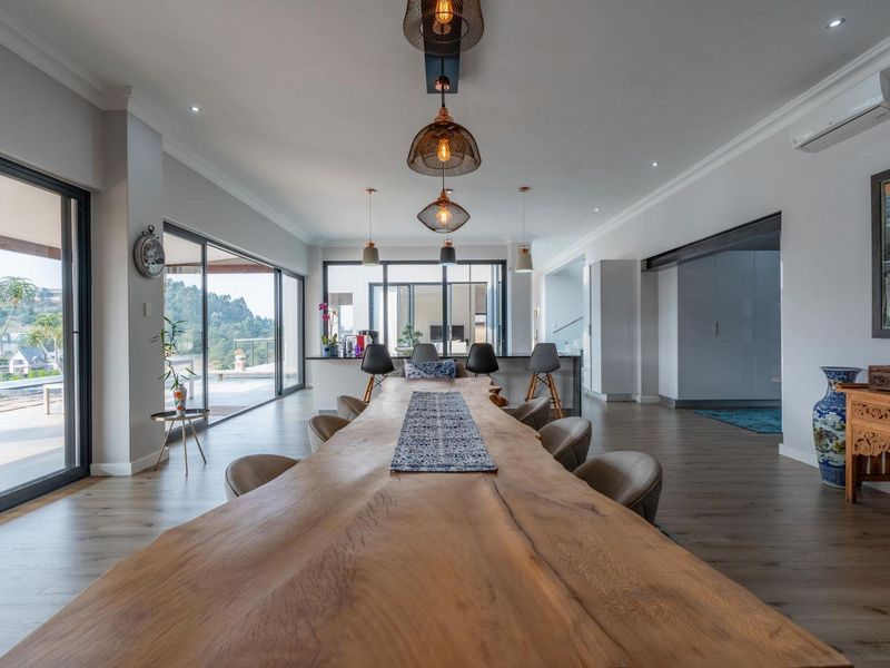 Luxurious North Facing Home - Photo 6