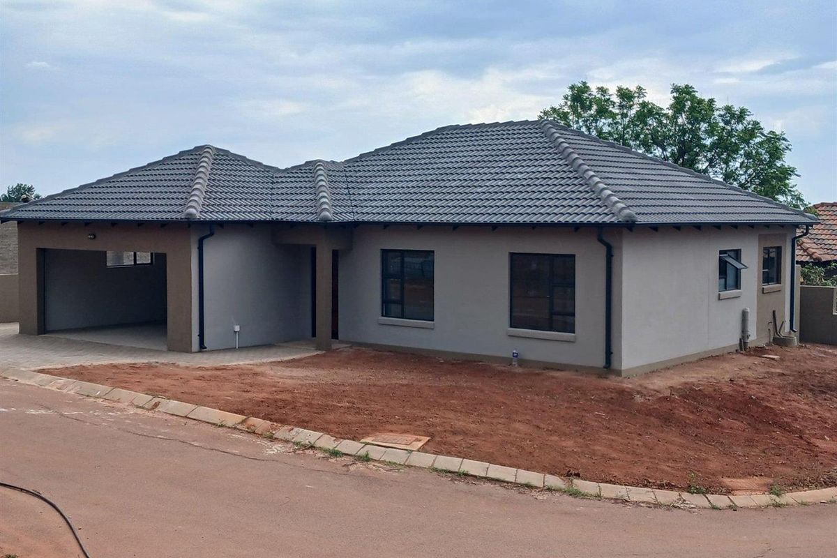 Development For Sale in Amandasig Akasia Gauteng - Photo 3