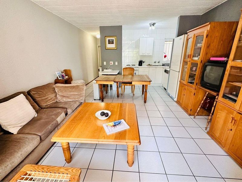 Apartment For Sale in Sandton - Photo 6