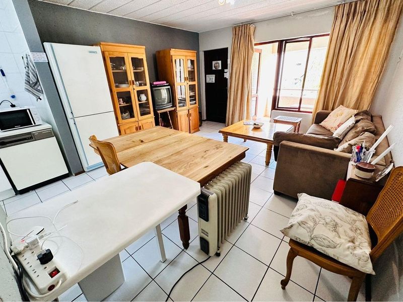 Apartment For Sale in Sandton - Photo 4