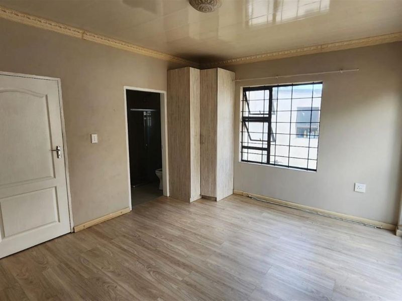 Cottage To Rent in Ferndale, Randburg - Photo 8
