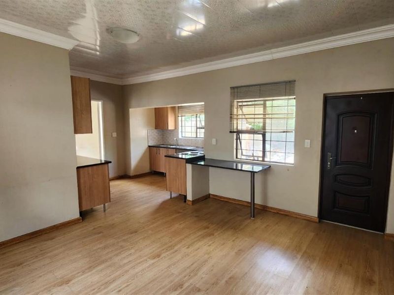 Cottage To Rent in Ferndale, Randburg - Photo 3
