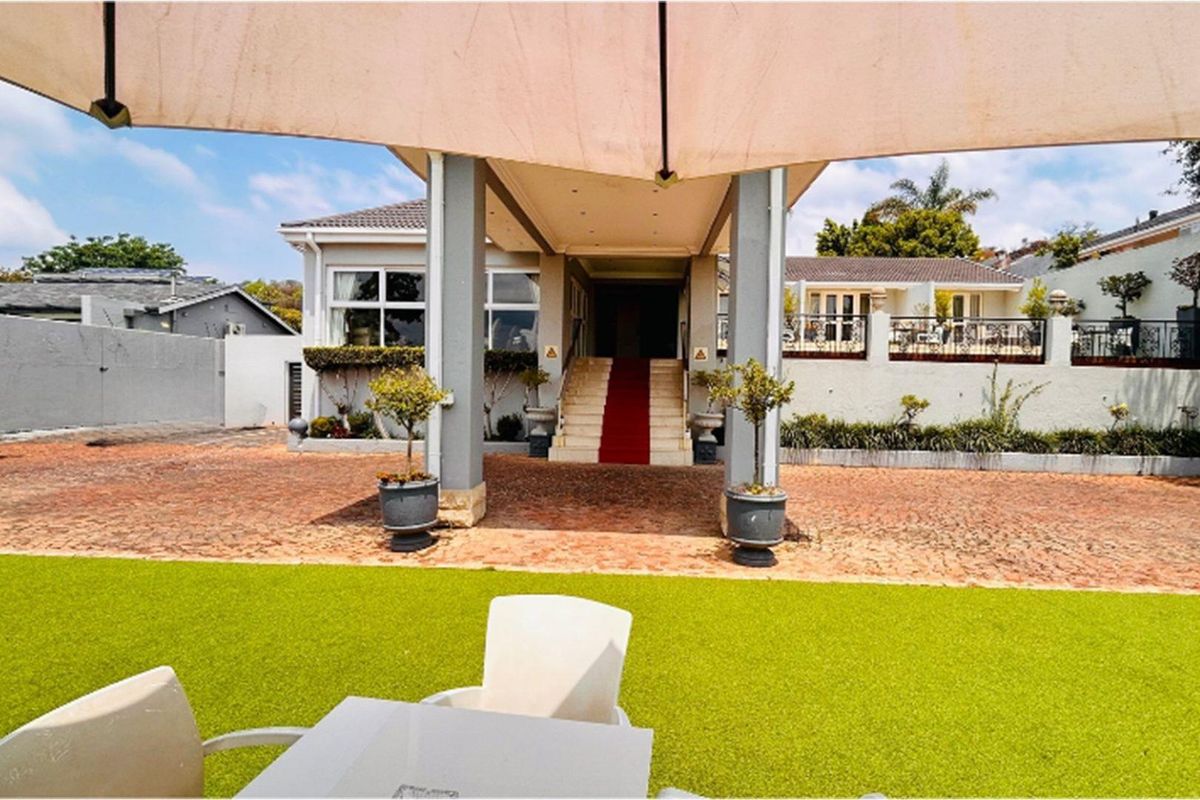 House For Sale in Groenkloof, Pretoria - Photo 3