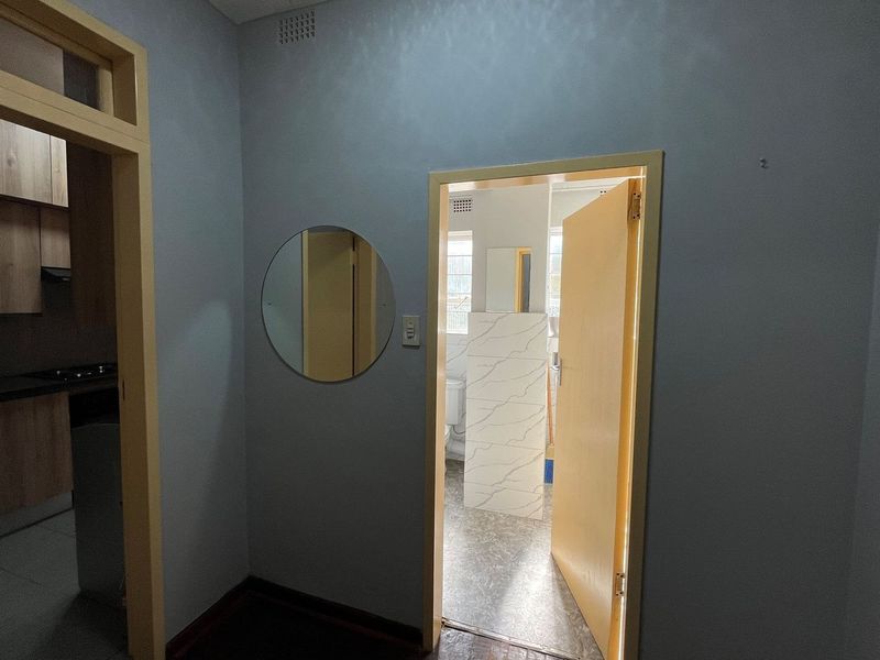 Apartment For Sale in Cyrildene, Johannesburg - Photo 5