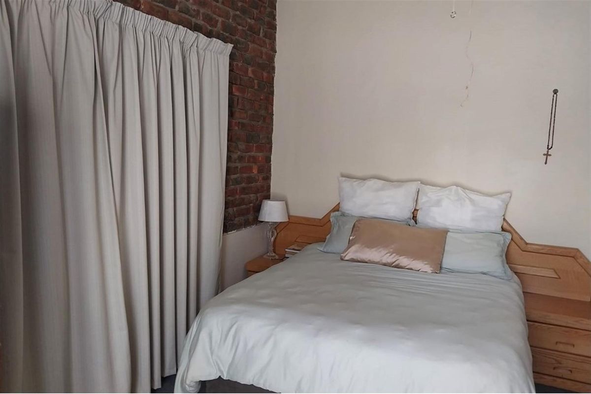 Large 5 bedroom Facebrick House For Sale in Porterville - Photo 3