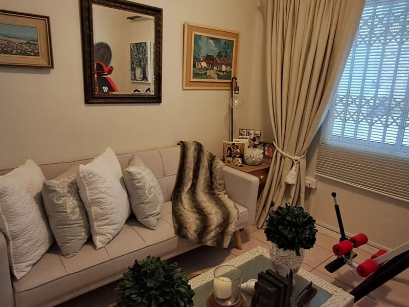 Beach Front Apartment For Sale in Umdloti Beach, Umdloti, KwaZulu Natal - Photo 10