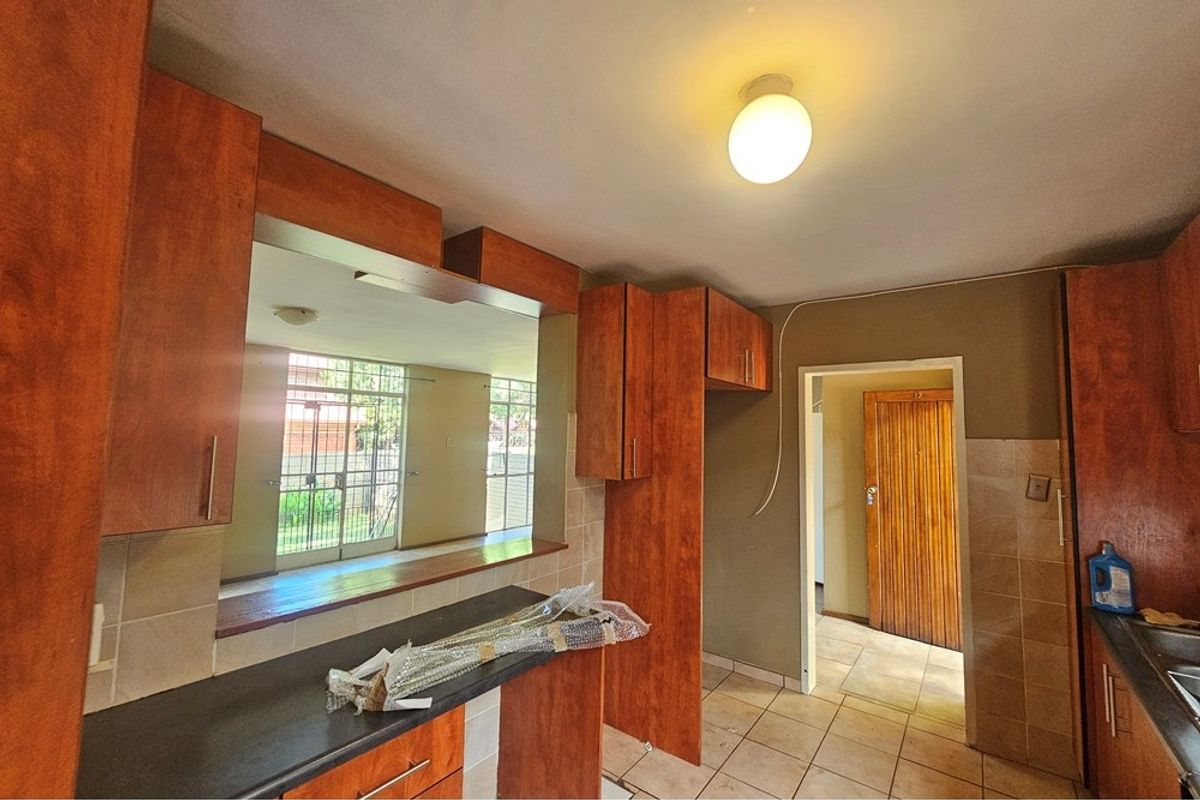 3 Bedroom Duplex To Rent in Wonderboom. - Photo 3