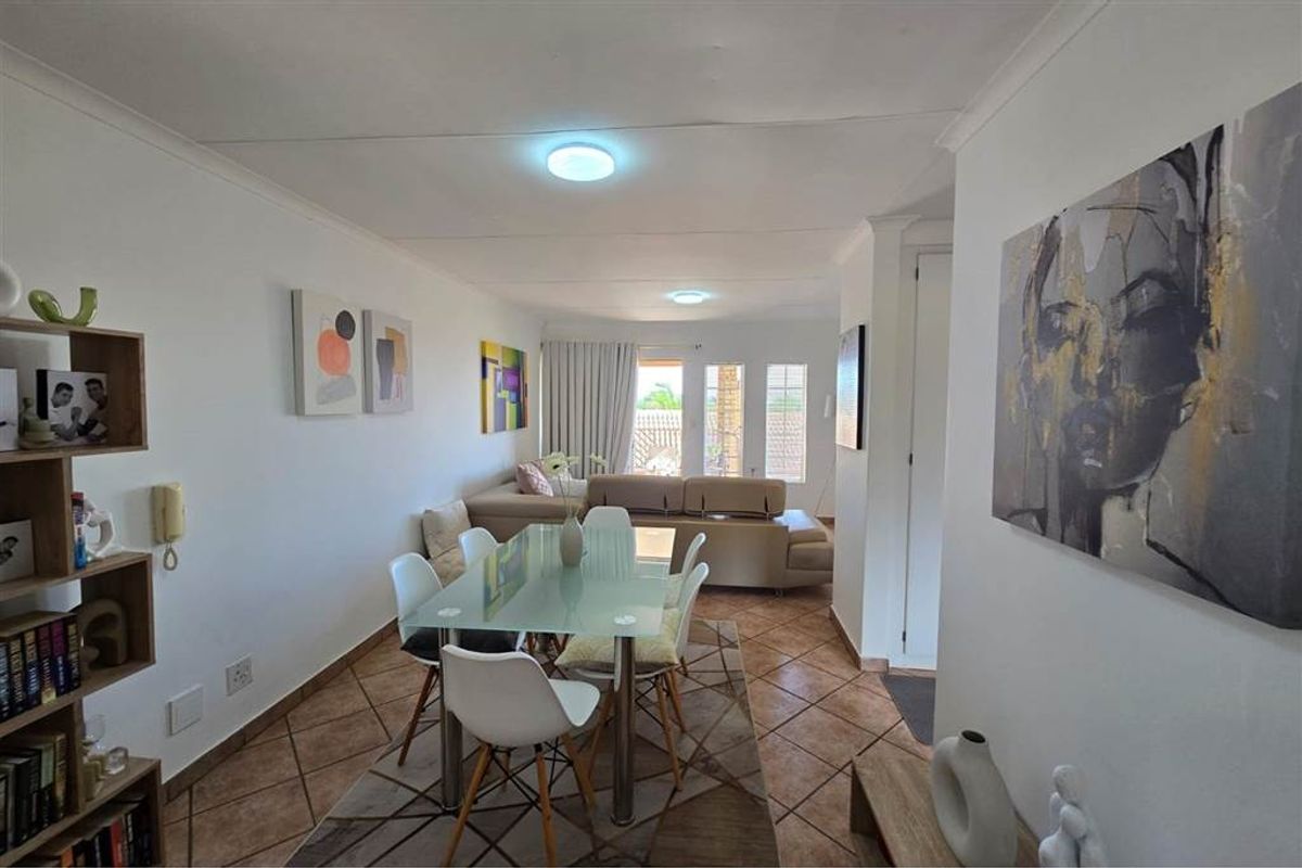 Townhouse For Sale in Magalieskruin, Pretoria - Photo 3