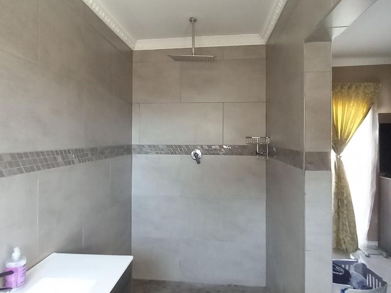 Guest House For Sale in Mid Ennerdale, Johannesburg - Photo 8