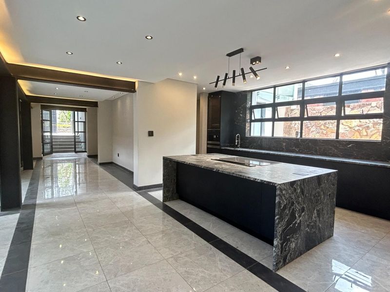 House For Sale in Waterkloof, Pretoria - Photo 8