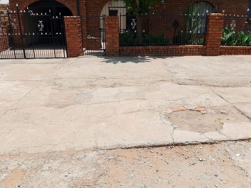 House For Sale in Meadowlands, Soweto - Photo 6