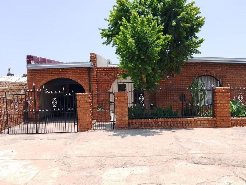 House For Sale in Meadowlands, Soweto - Photo 7
