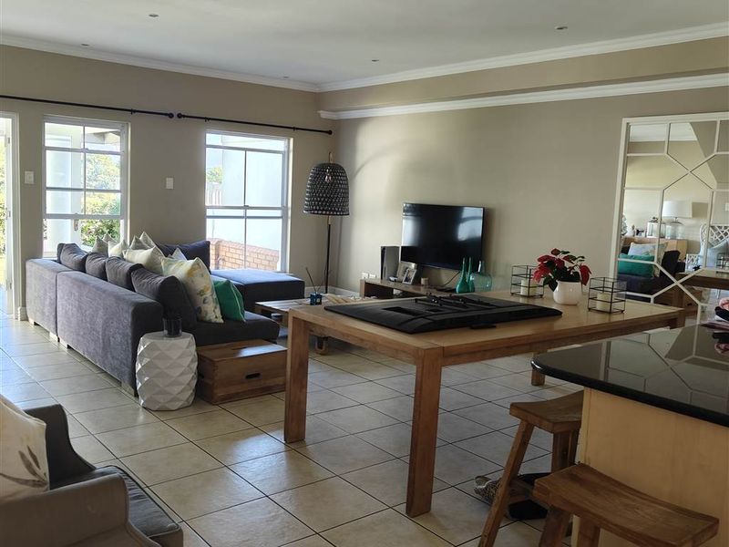 Duplex For Sale in mount edgecombe  KwaZulu Natal - Photo 7