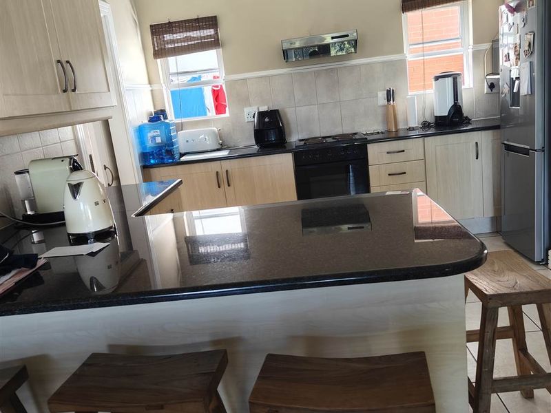 Duplex For Sale in mount edgecombe  KwaZulu Natal - Photo 4