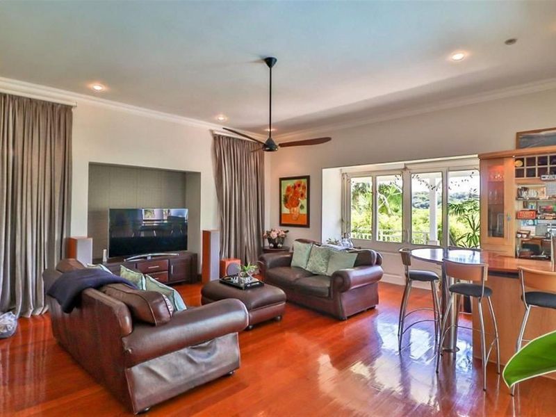 HOME OFFERING 4 BEDROOM 3 BATH ON MT EDGECOMBE GOLF ESTATE - Photo 10