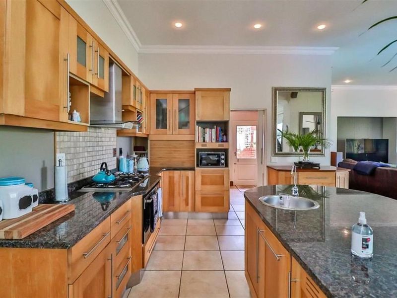 HOME OFFERING 4 BEDROOM 3 BATH ON MT EDGECOMBE GOLF ESTATE - Photo 7