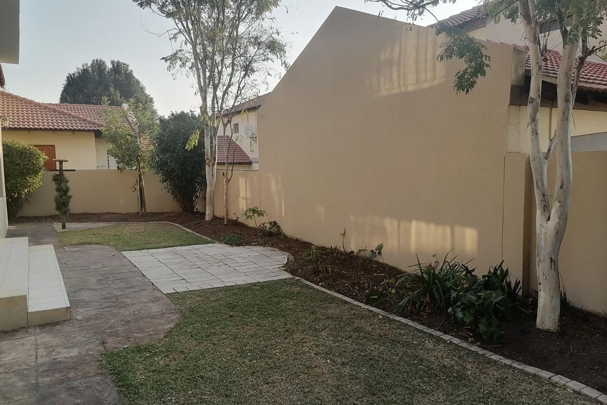 House To Rent in North Riding, Randburg - Photo 3