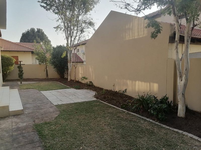 House To Rent in North Riding, Randburg - Photo 3