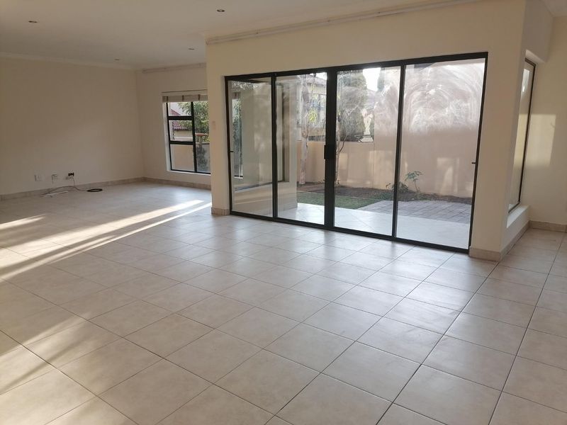 House To Rent in North Riding, Randburg - Photo 8