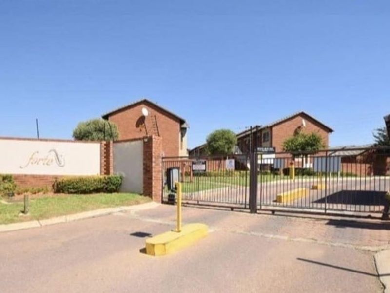 3 Bed,2 Bath apartment available for rent in Sagewood - Photo 3