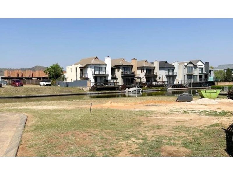 Blend of convenience and nature for those seeking a waterfront lifestyle! - Photo 5