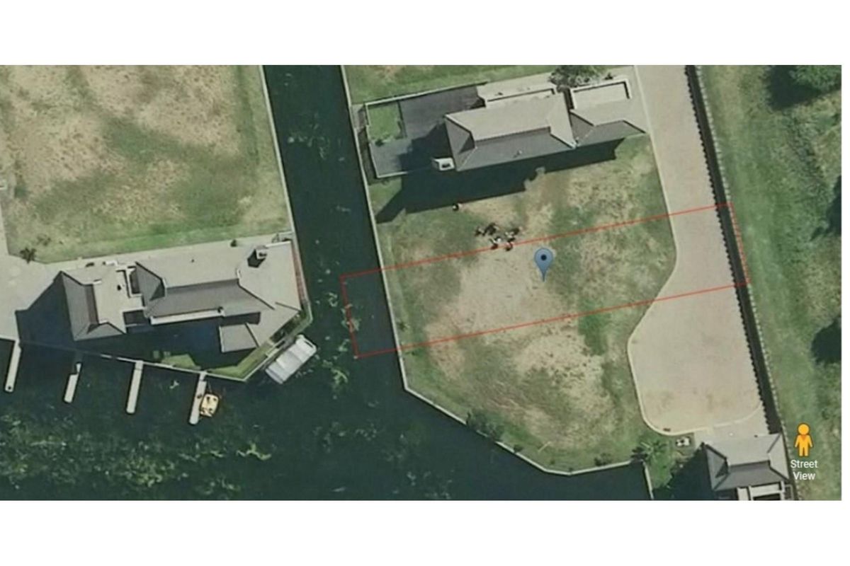 Blend of convenience and nature for those seeking a waterfront lifestyle! - Photo 3