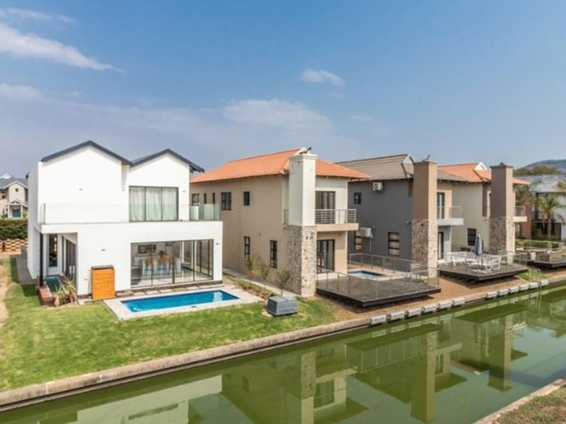 Blend of convenience and nature for those seeking a waterfront lifestyle! - Photo 10