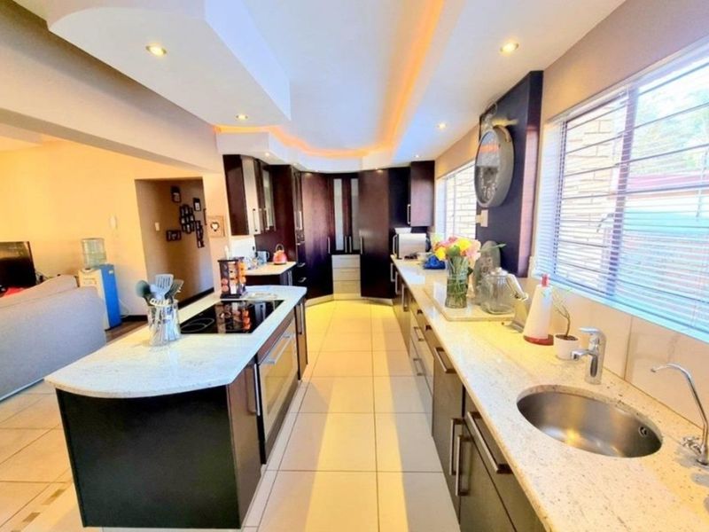 5 BEDROOM HOUSE SALE IN WELGELEGEN - Photo 4