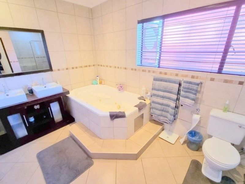 5 BEDROOM HOUSE SALE IN WELGELEGEN - Photo 9