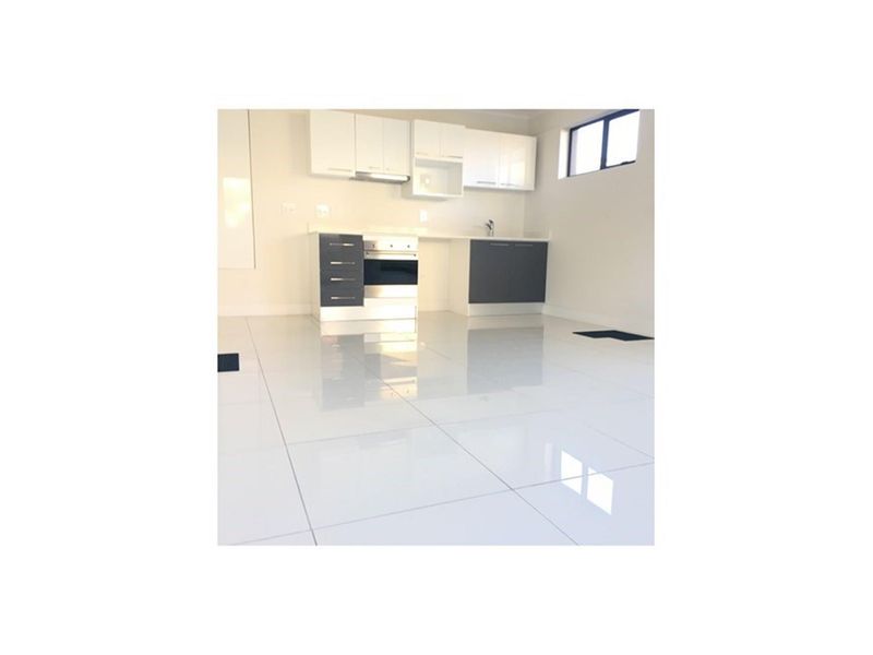 Two Bedroom Apartment Unfurnished Available For Sale in Zonnebloem - Photo 4