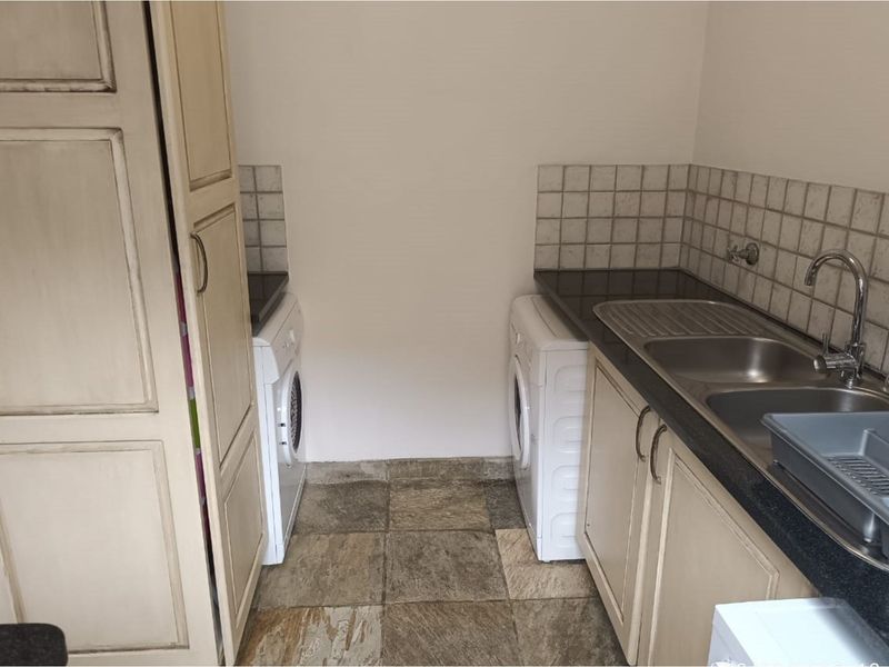 "Coastal Gem: Modern 3-Bed Home by the Sea" - Photo 4