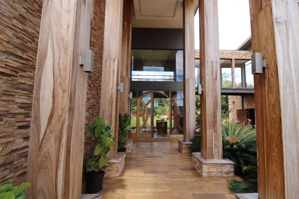 Bela-Bela 865ha Private Game Reserve - Luxurious 5 bedroom house and 42 sleeper Lodge - Photo 4